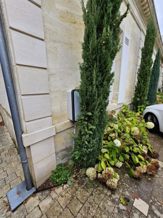Installation d'une borne de recharge à Bordeaux Caudéran, Bordeaux, Electric OHMS